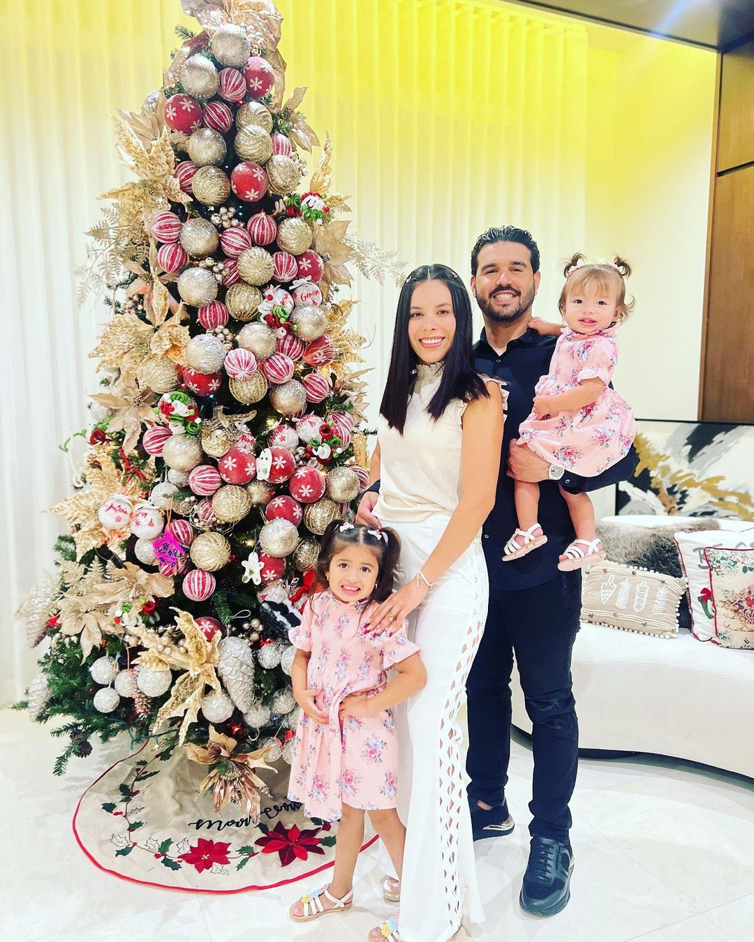 Eugenio Suarez: Career, Net Worth & Relationship